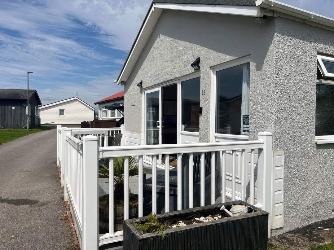 Seaside Escape 2Br Sleeps4 Parking PetsOK Fireplace