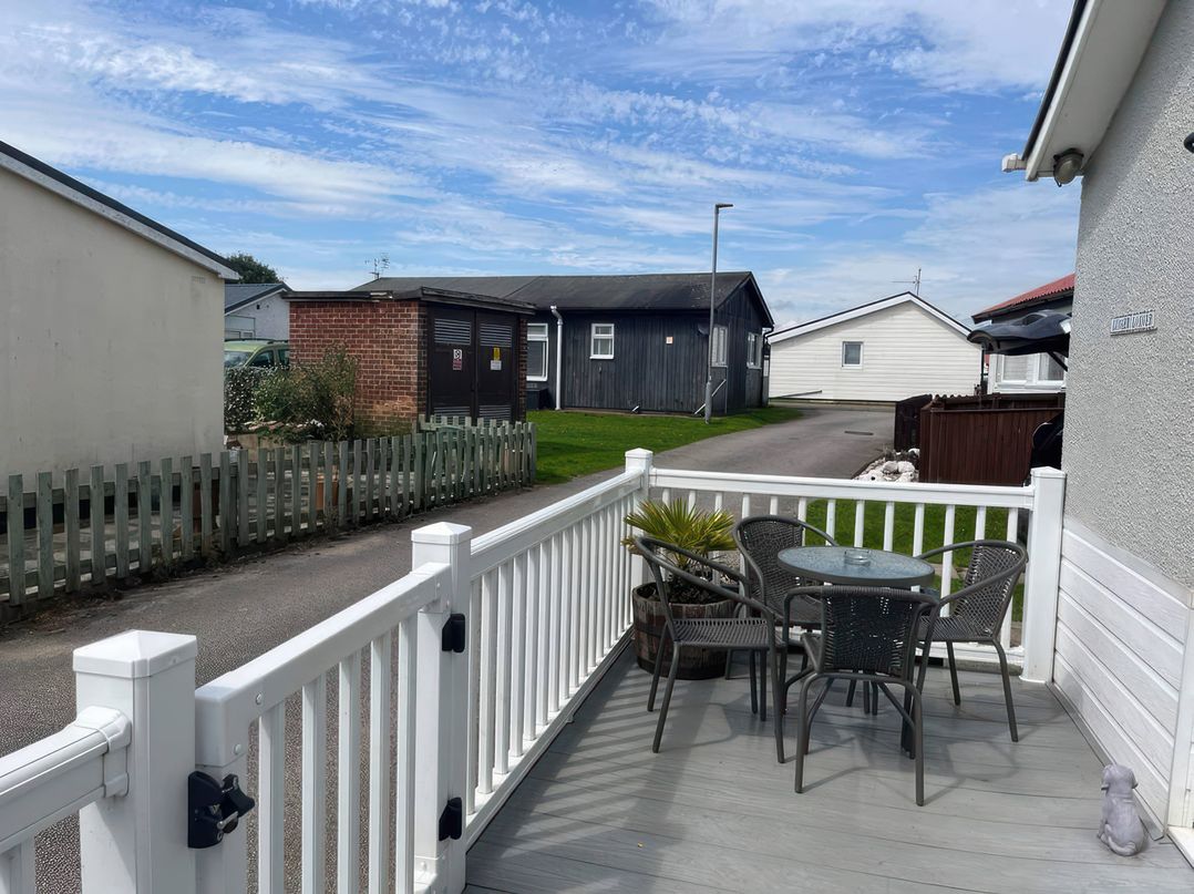 Seaside Escape 2Br Sleeps4 Parking PetsOK Fireplace
