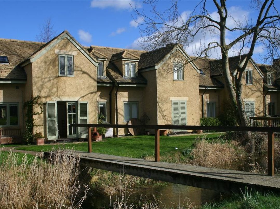 Kingfishers Cottage (6), Cotswold Water Park (Sleeps 6)