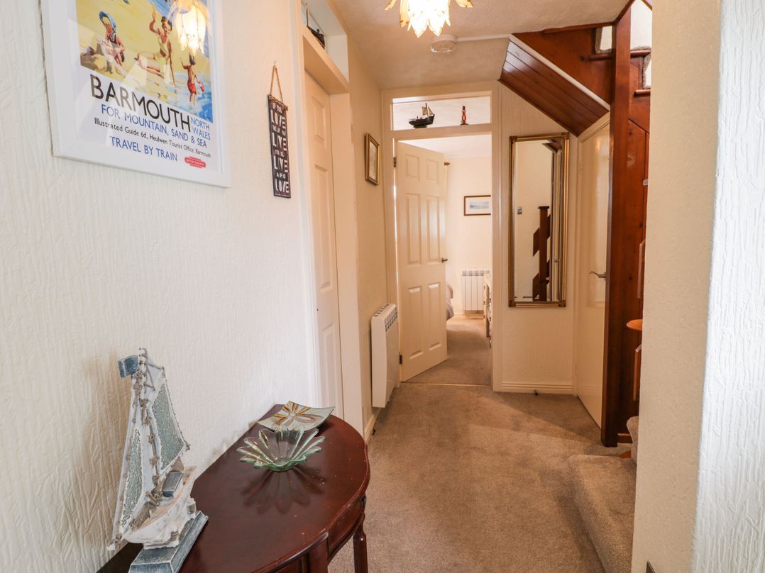 1 South Snowdon Wharf