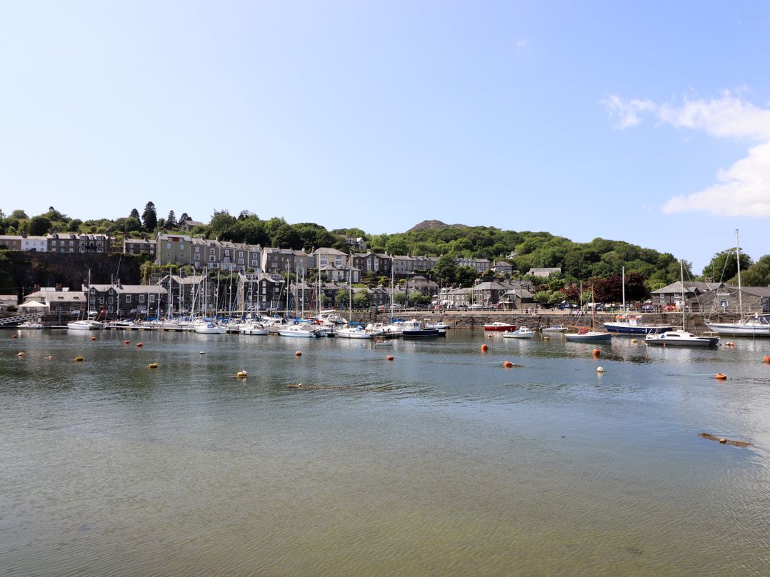 1 South Snowdon Wharf