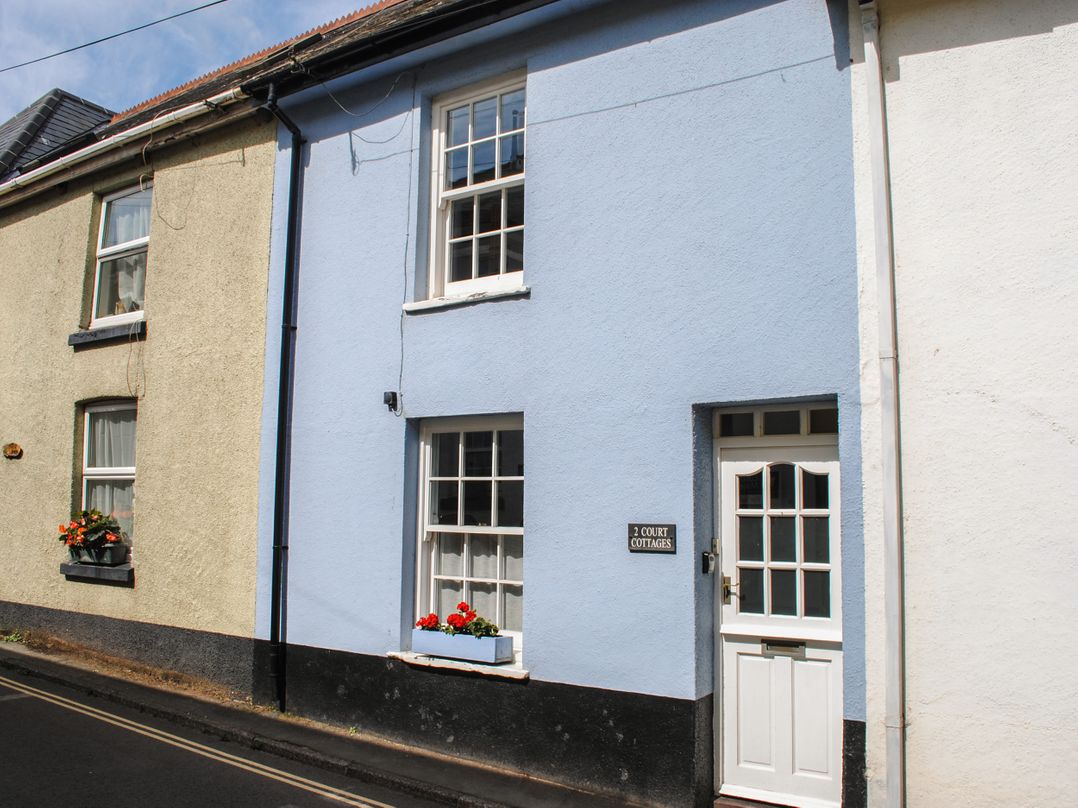 2 Court Cottages