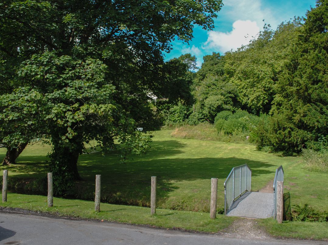 2 Court Cottages
