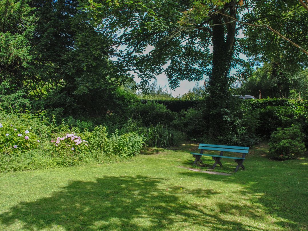 2 Court Cottages
