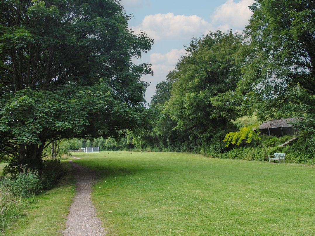 2 Court Cottages