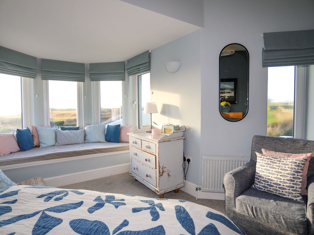 Min Y Mor Trearddur Bay