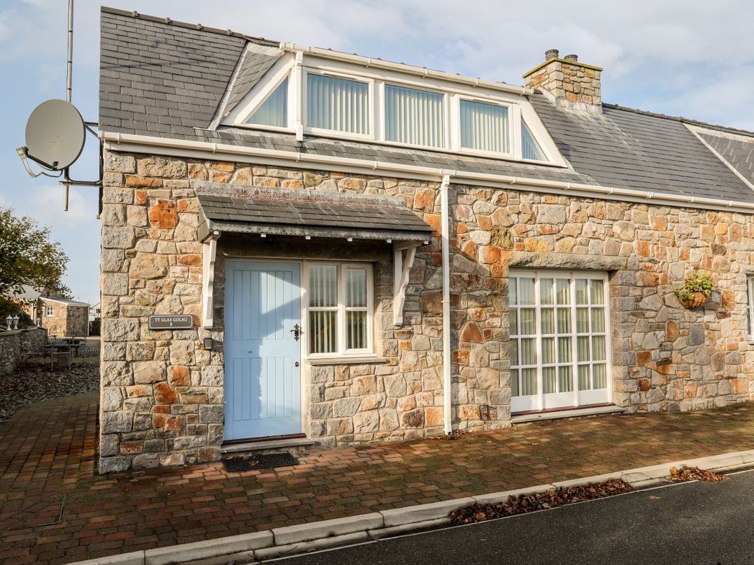 Tyn Towyn - Ty Glas Golau