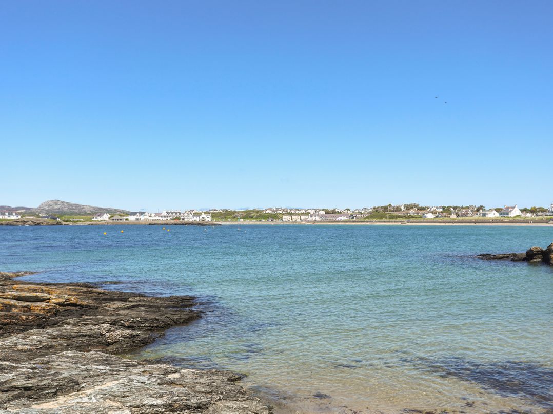 Tyn Towyn - Ty Glas Golau