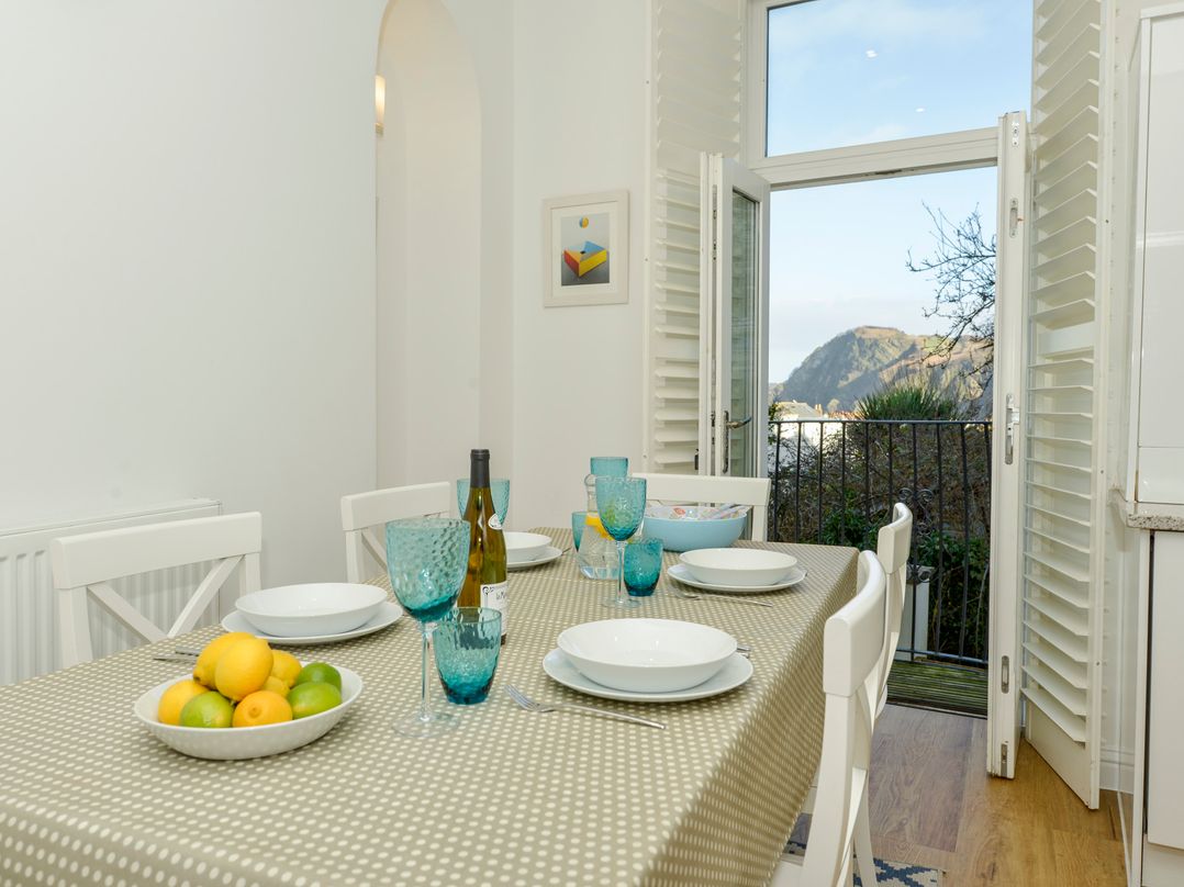 10 Cove View