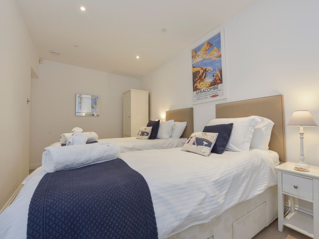 10 Cove View