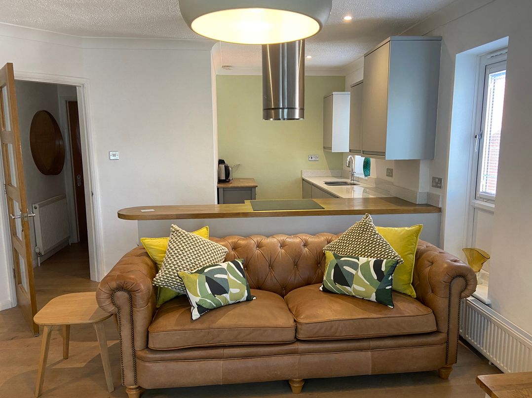 RiverGem - Riverside Coach House