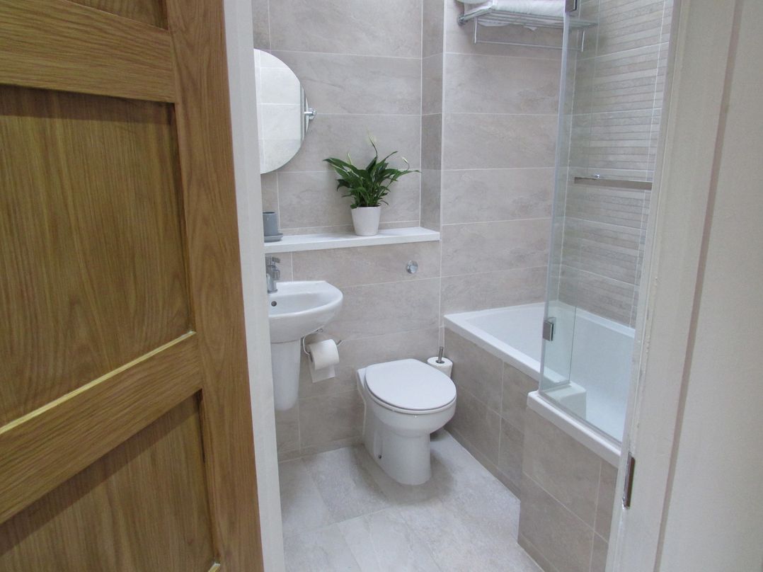 RiverGem - Riverside Coach House