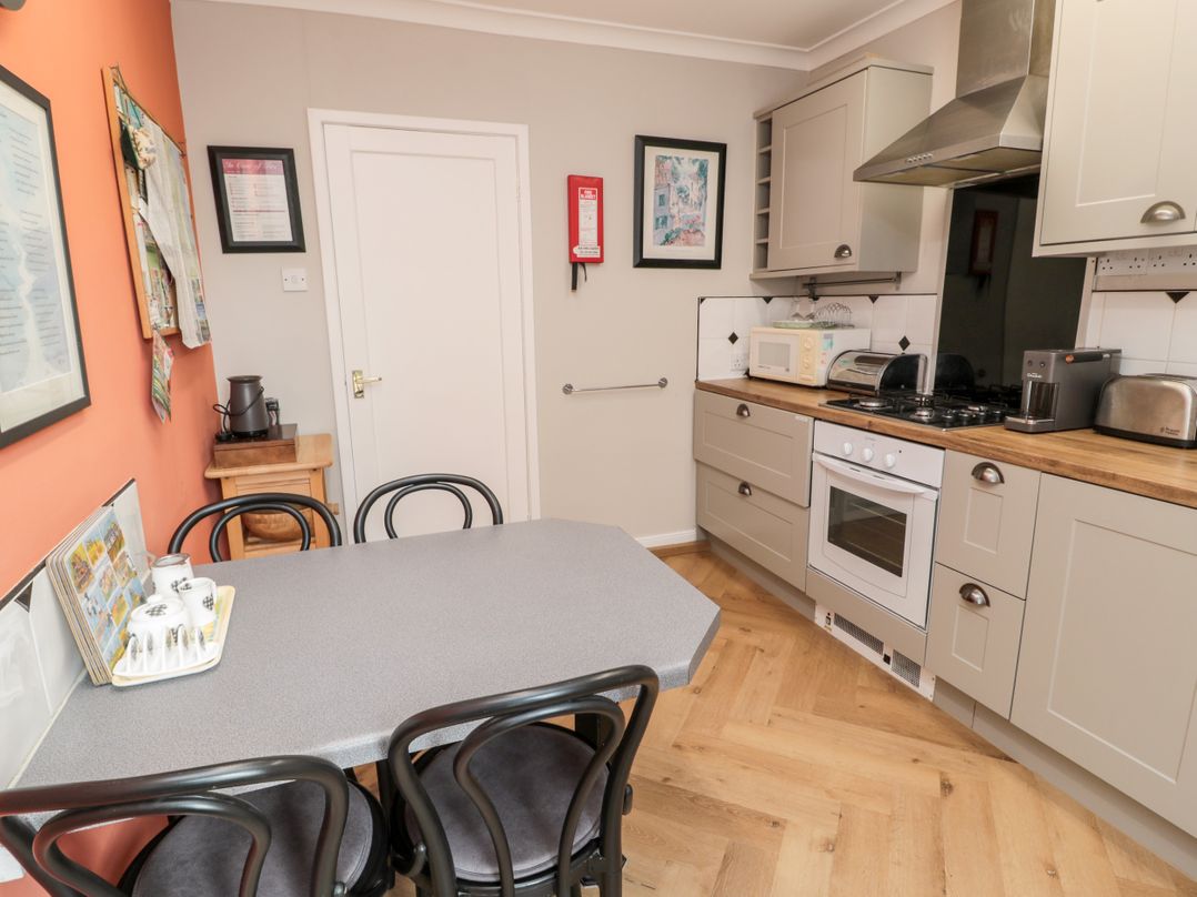 Simonside Apartment