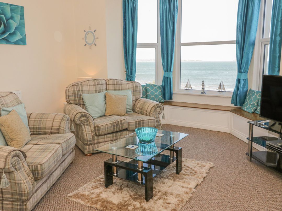 Llys Madoc, First Floor Flat