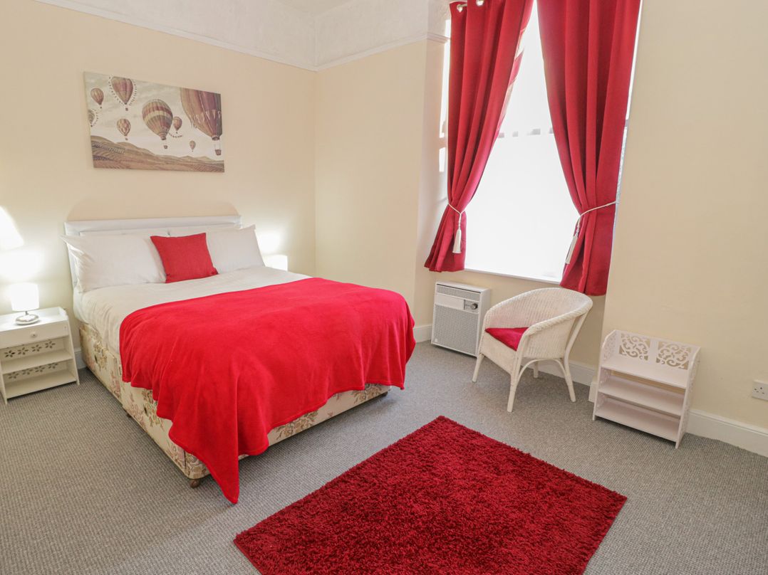 Llys Madoc, First Floor Flat