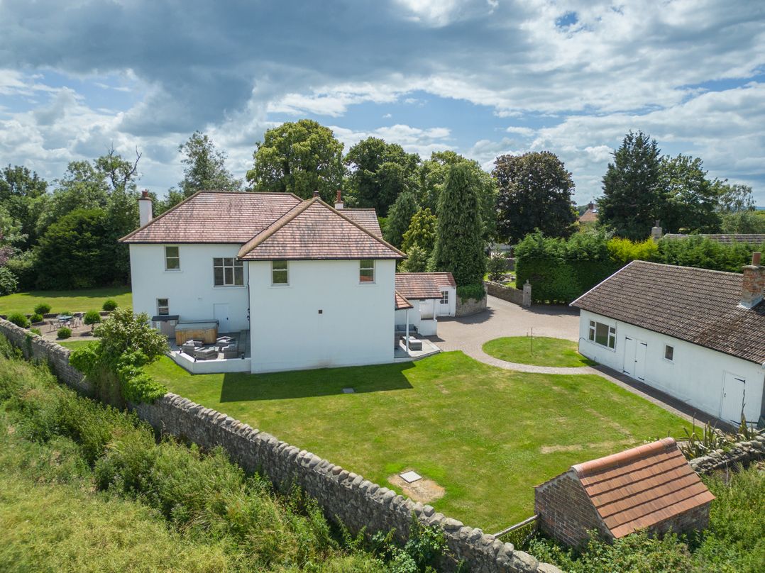 Green End House