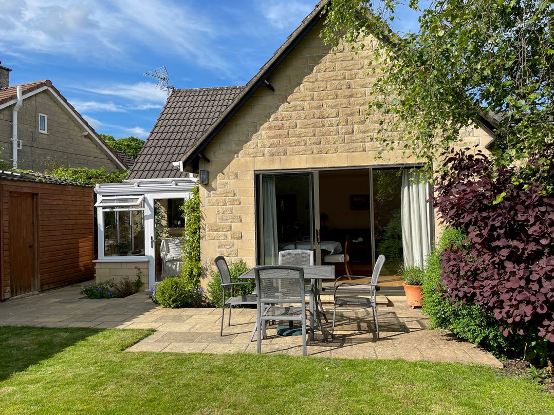 1A Erneston Crescent