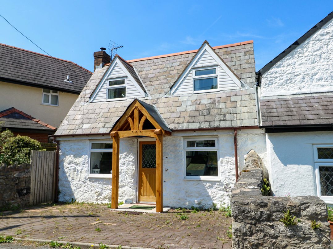 Bryn Pydew
