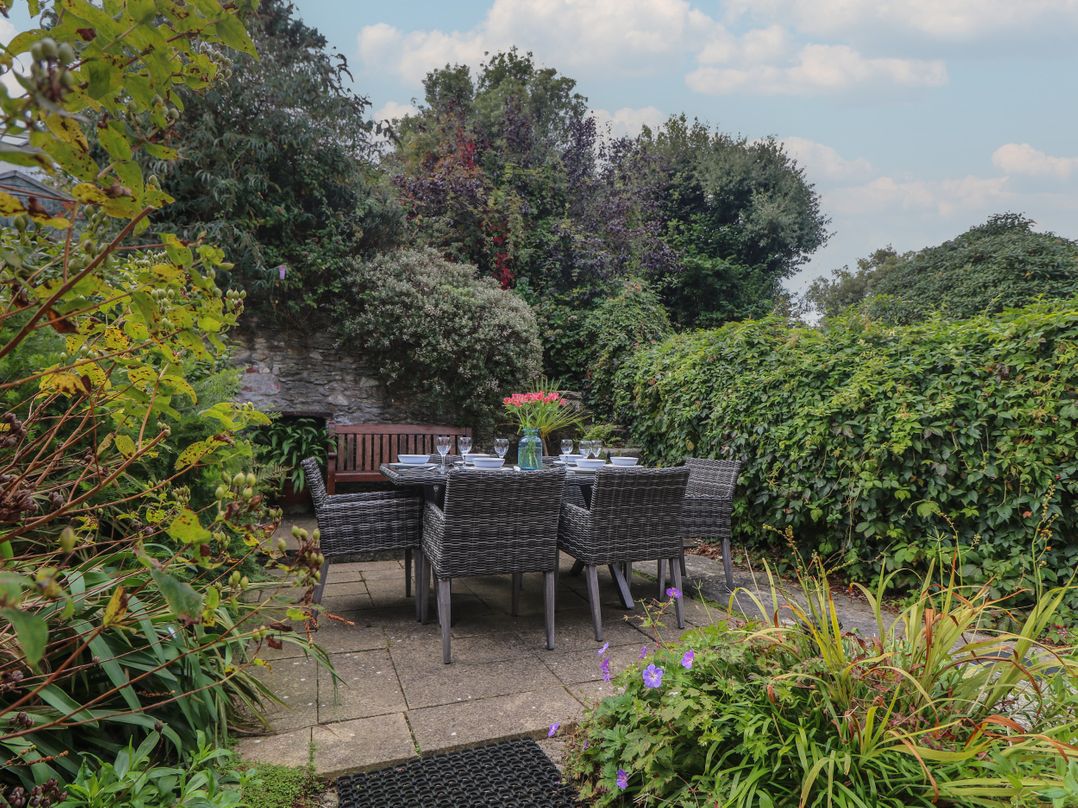 Tops'l Cottage