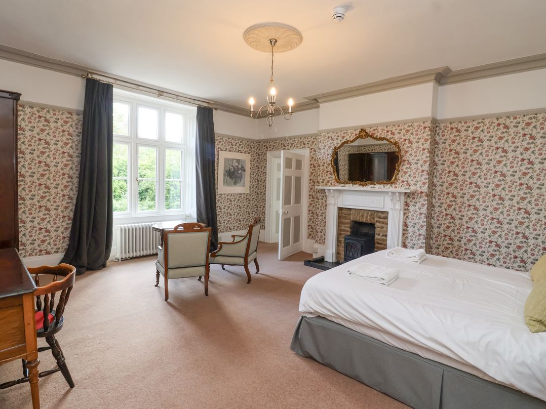 Milton Manor