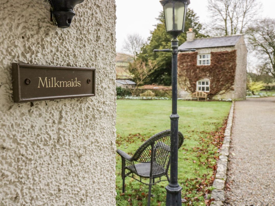 Longlands Milkmaid's Parlour