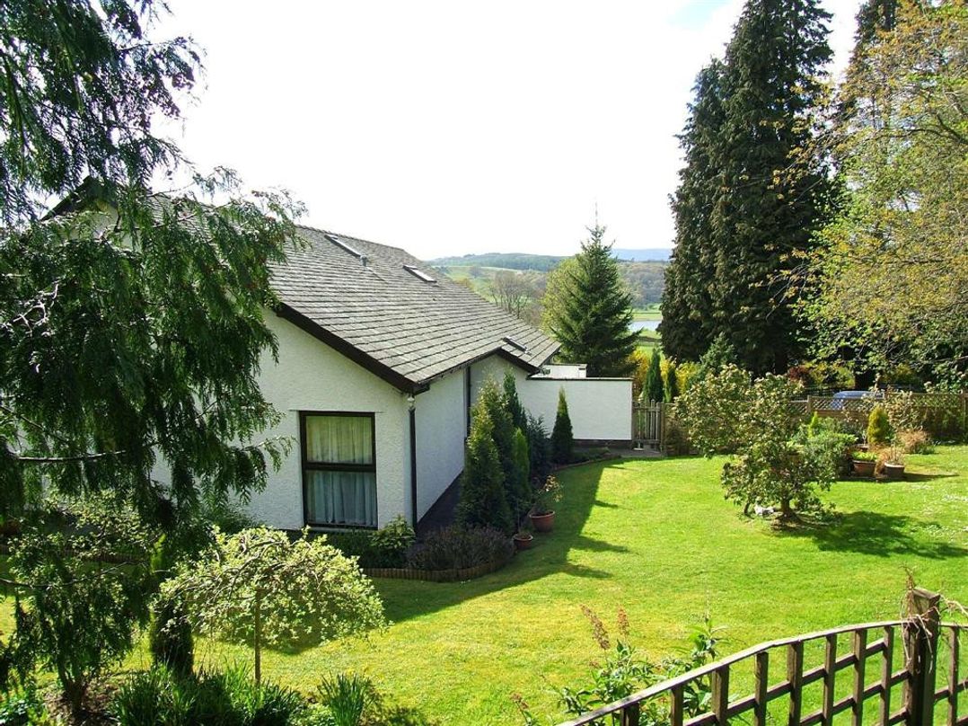 Lakefield House