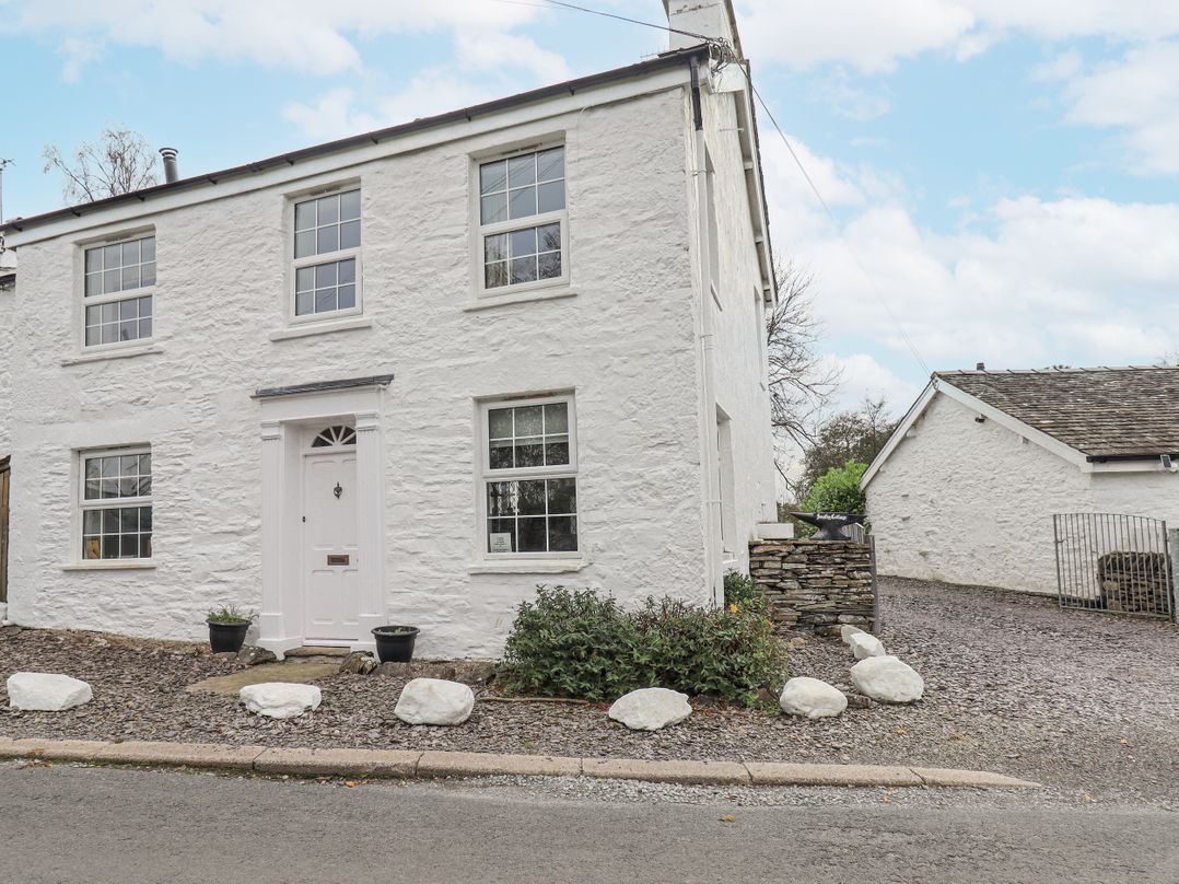 Smithy Cottage at Bowland Bridge
