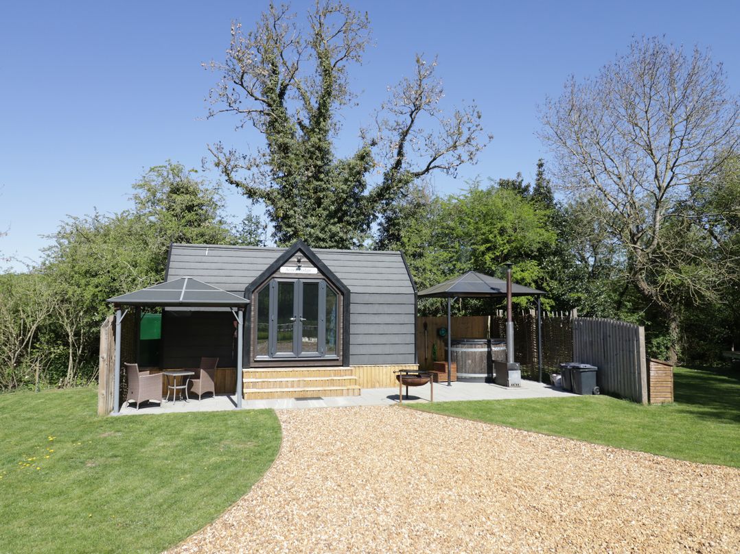 Acorn Lodge At Bridge Lake Farm & Fishery