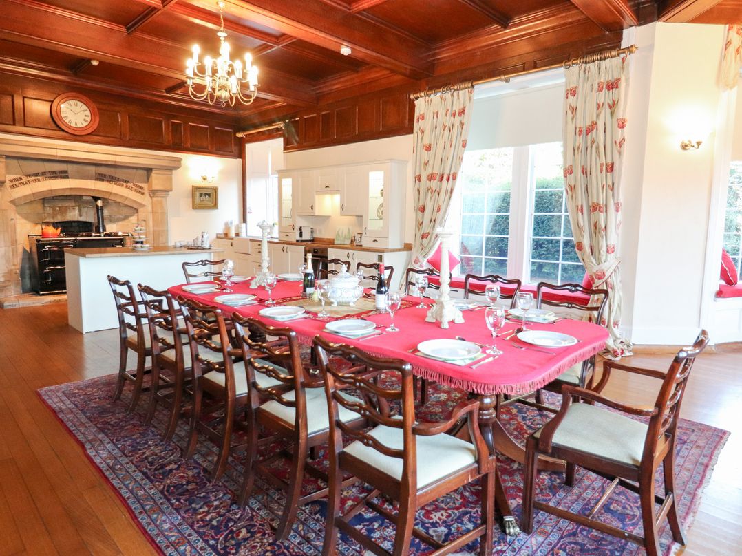 Auchentroig House