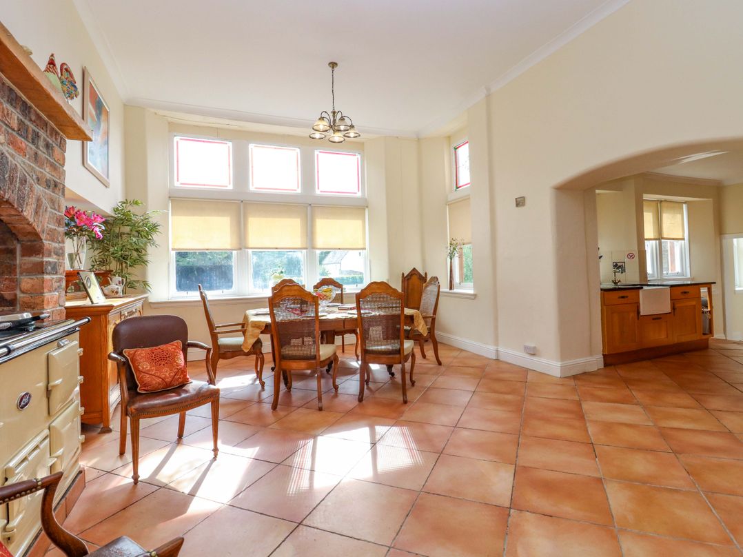 Rob Roy Apartment