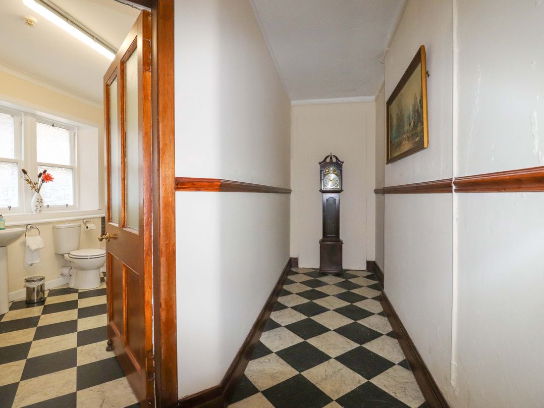 Rob Roy Apartment