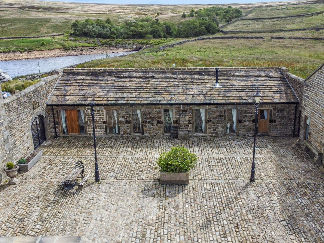 Snave Barn