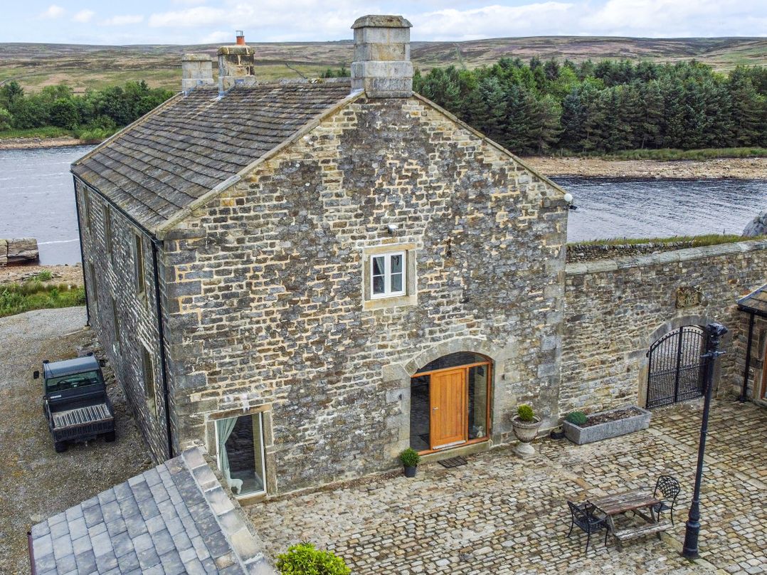 Snave Barn