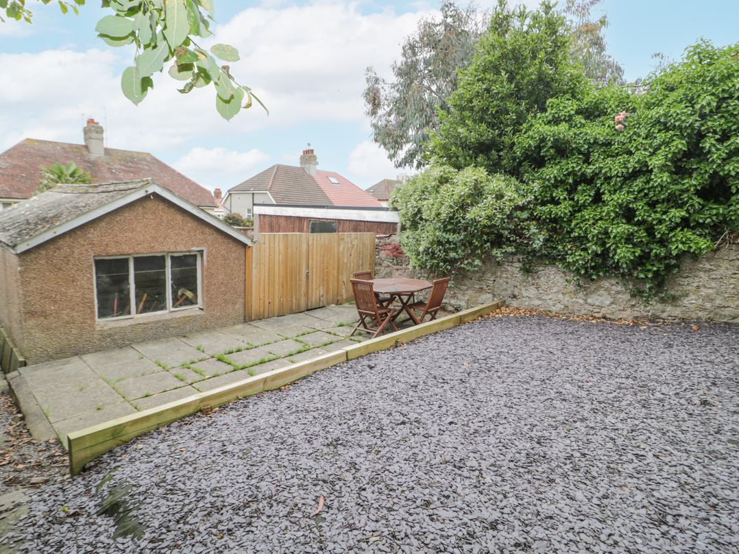 4 Tan Y Bryn Road