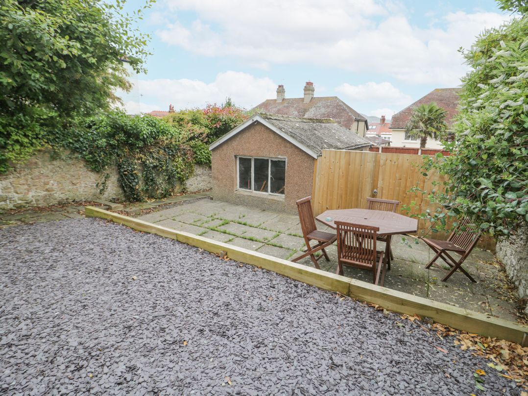 4 Tan Y Bryn Road