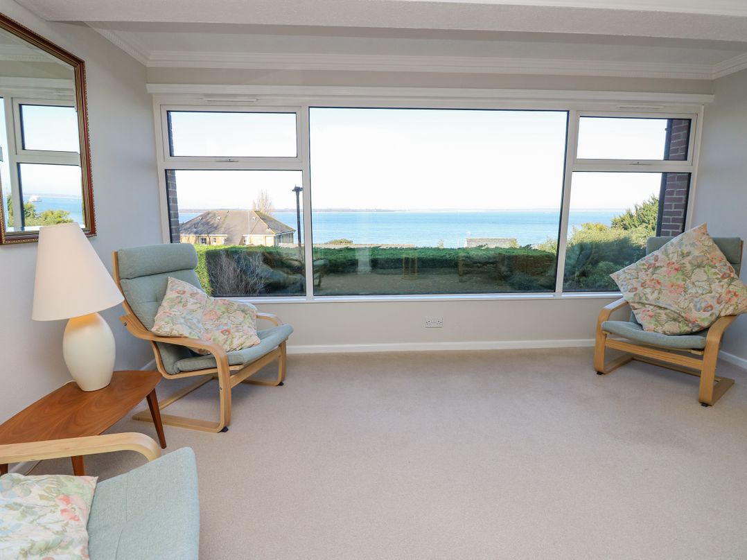 High Tide, Cowes - Sleeps 6 guests