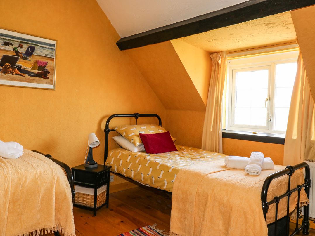 Higgledy Piggledy Cottage