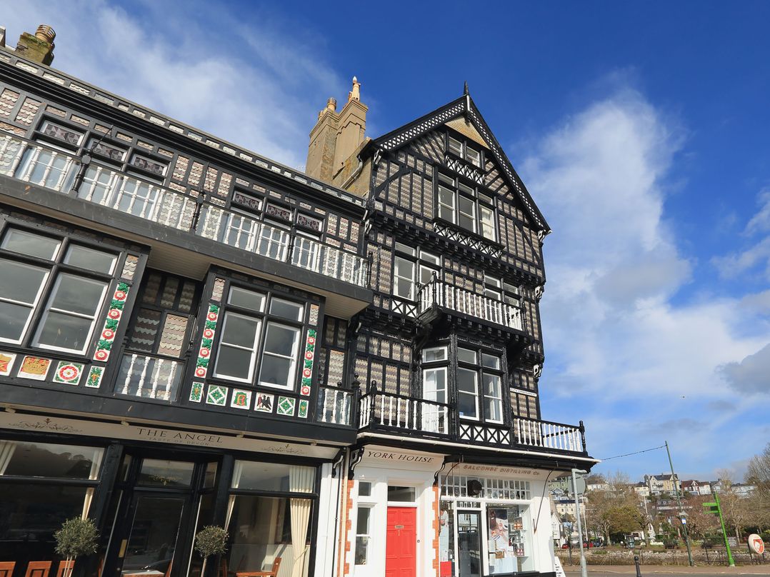 2 York House