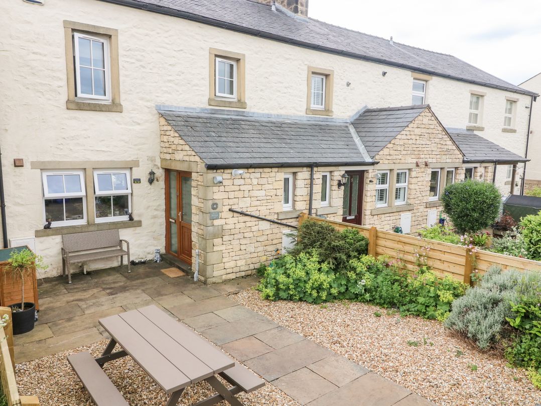 Old Bridge Inn in Ingleton, Lancashire Cottages & Lodges