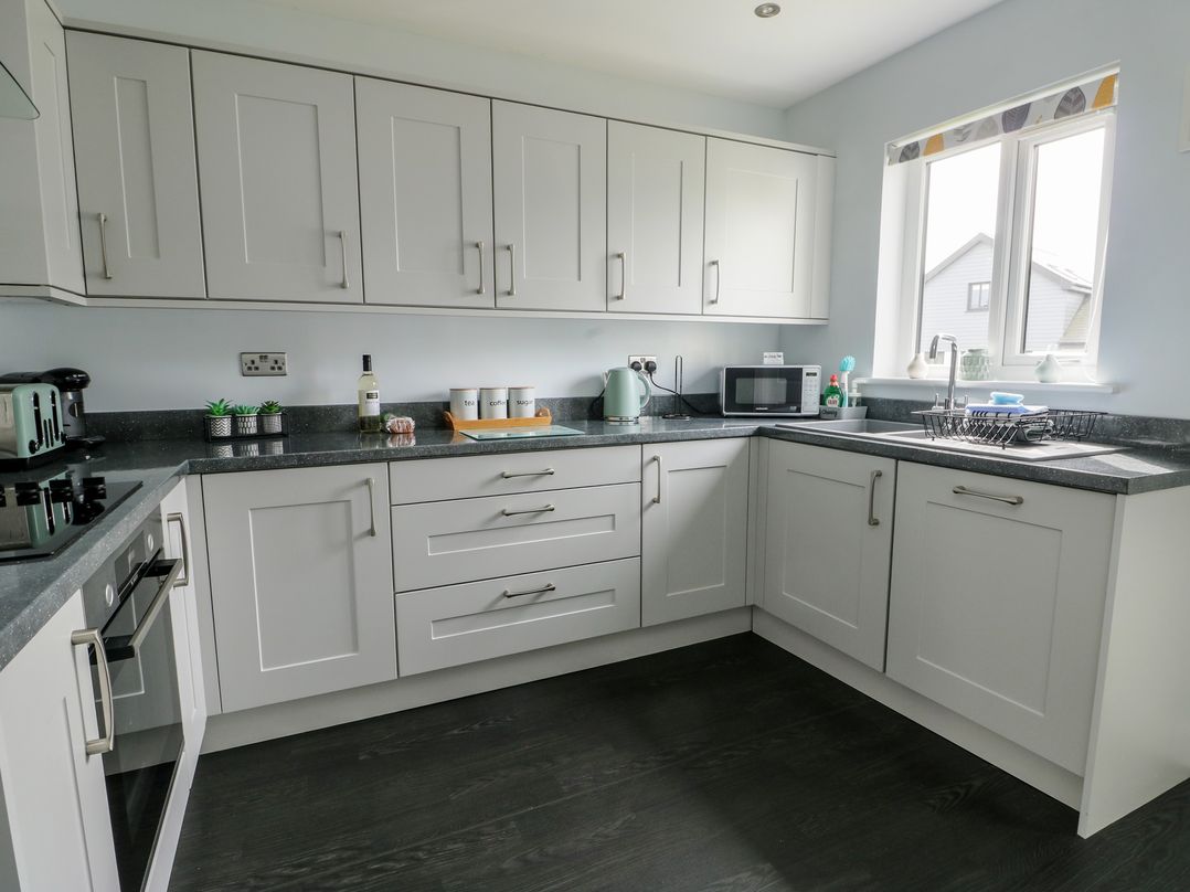 4 Parc Delfryn