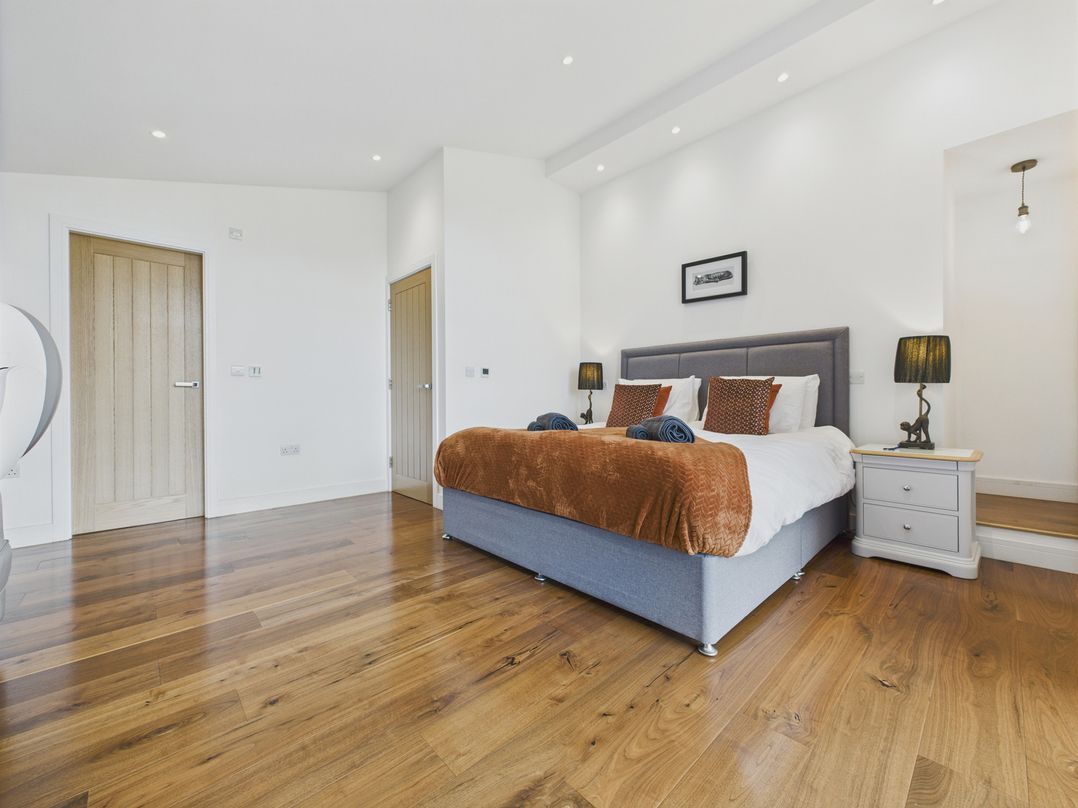 Oakwood House