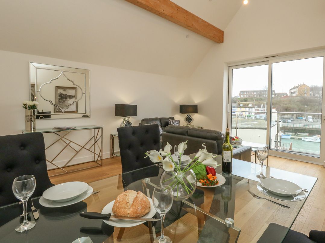 Harbourside Haven Penthouse 2