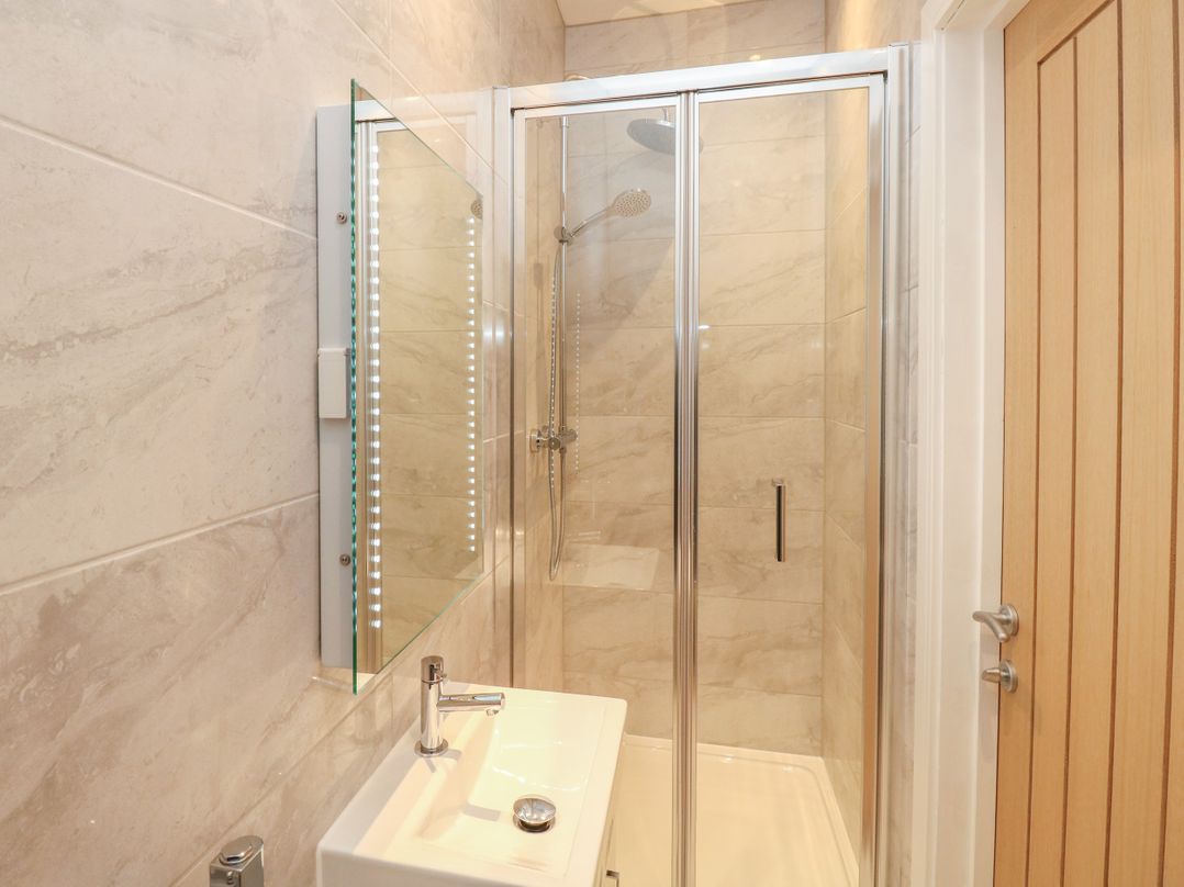 Harbourside Haven Penthouse 2