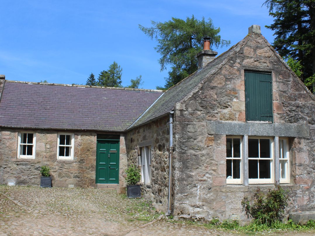 Steading Cottage - Craigievar Castle