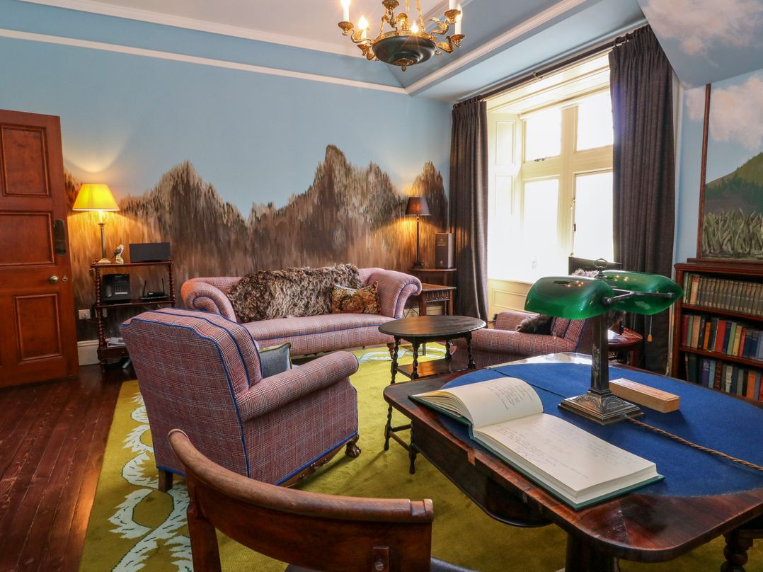 Dalvorar - Mar Lodge Estate