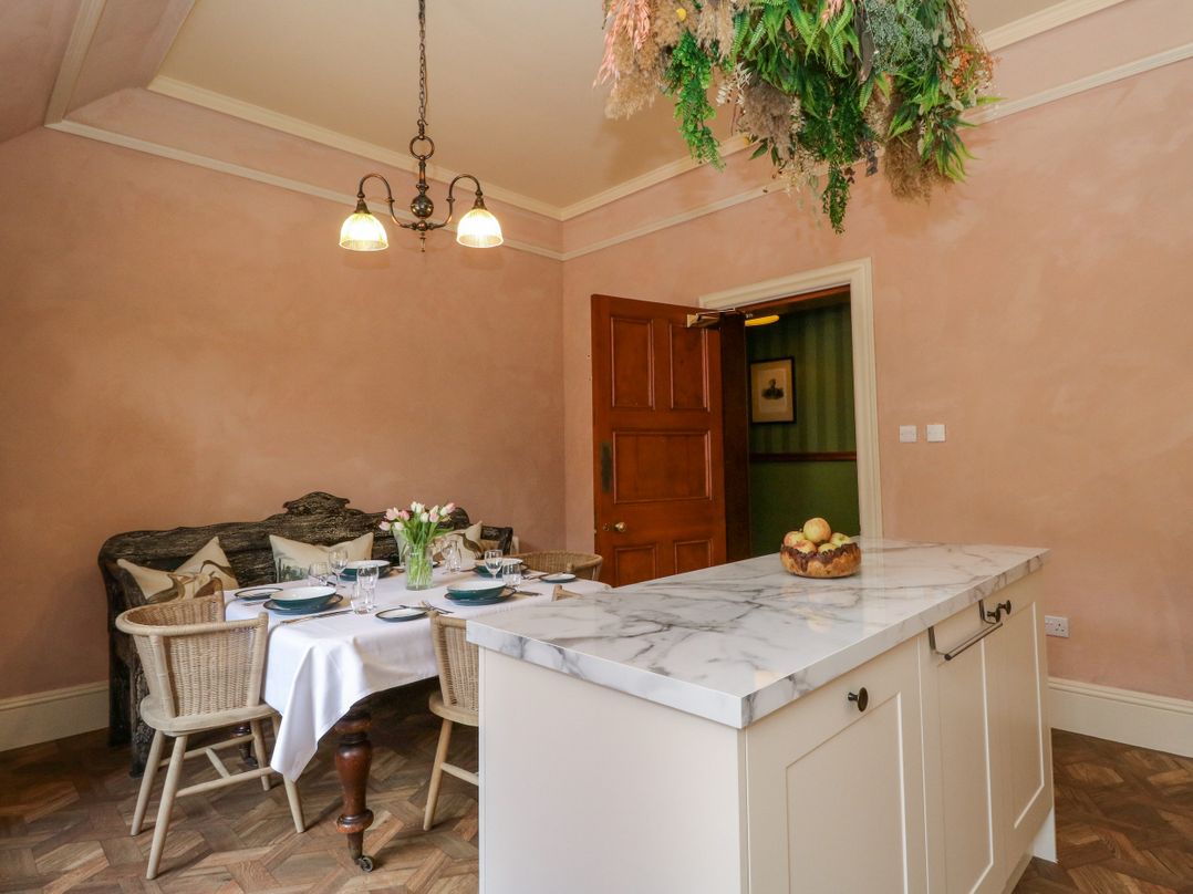 Dalvorar - Mar Lodge Estate