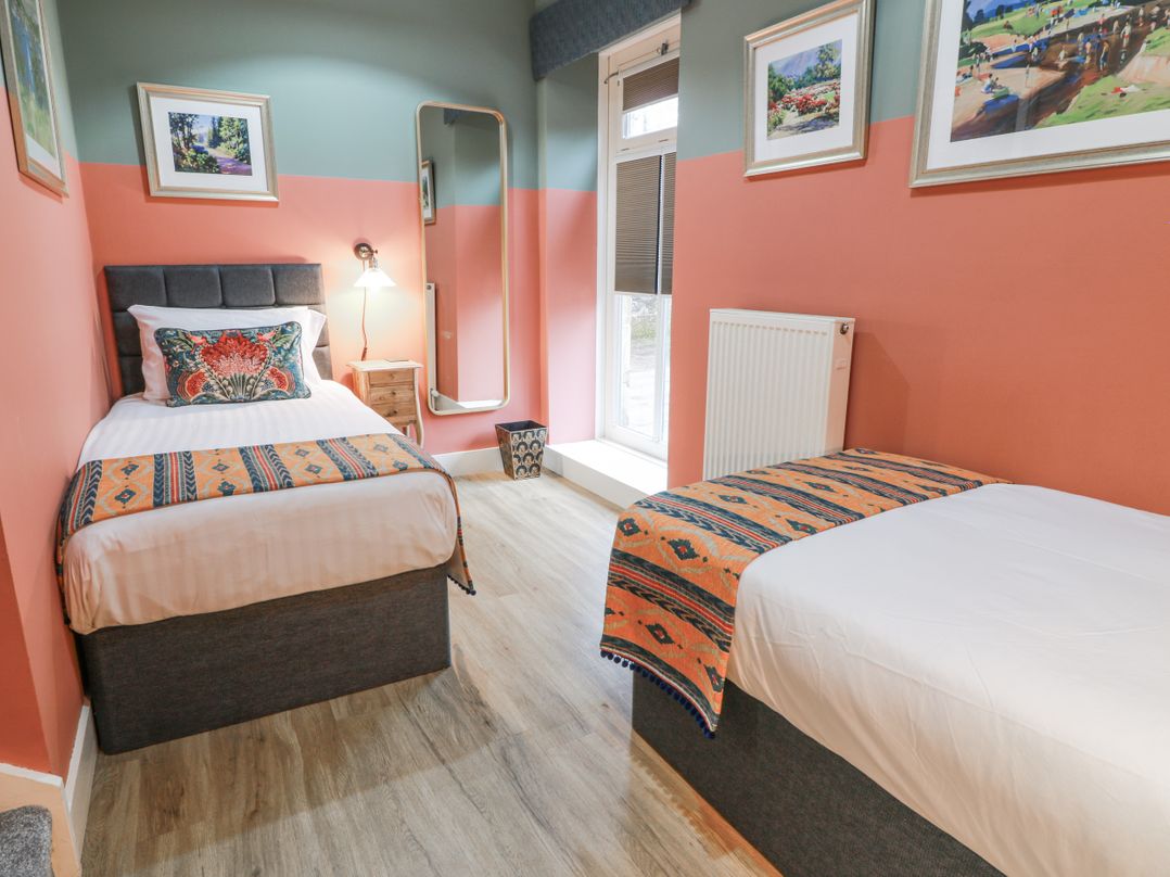 The Coach House - Holmwood