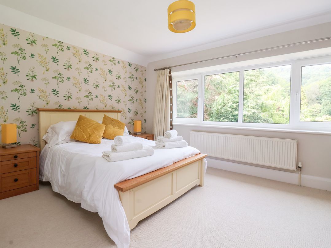Raincliffe Manor