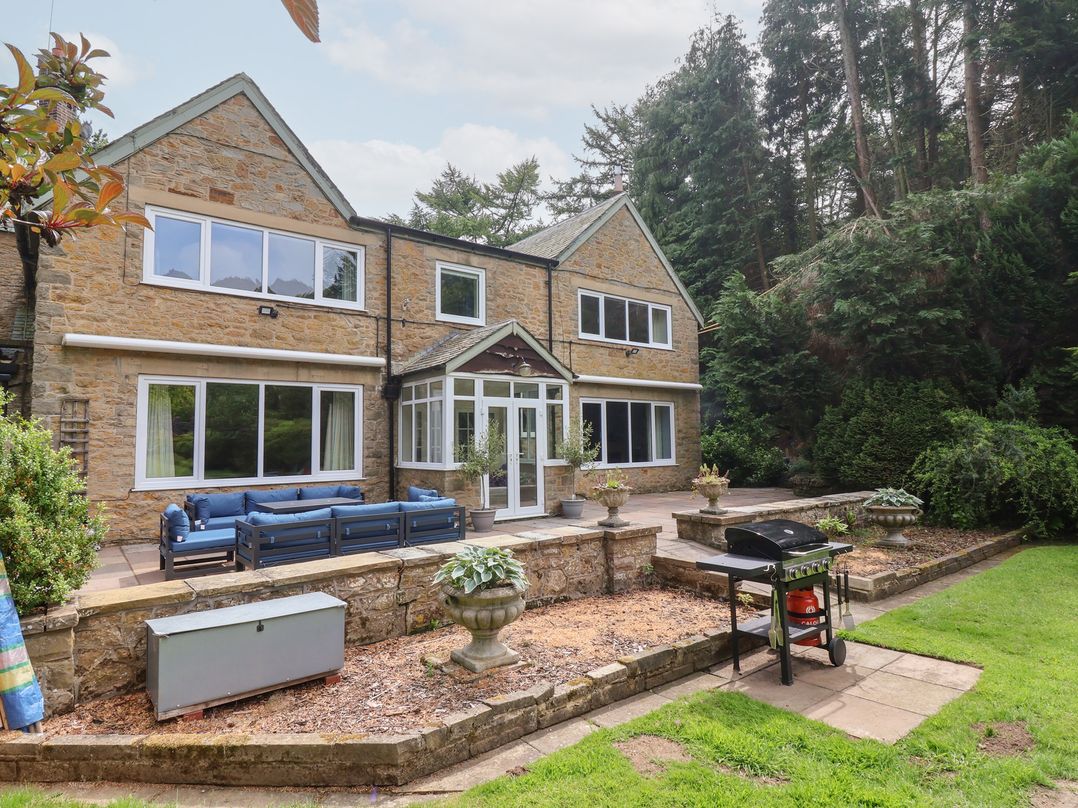 Raincliffe Manor