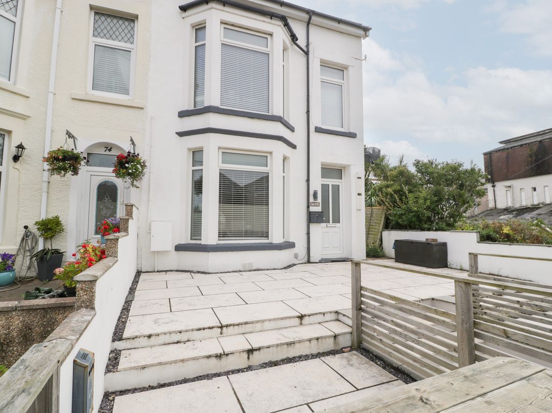 76A Mackworth Road
